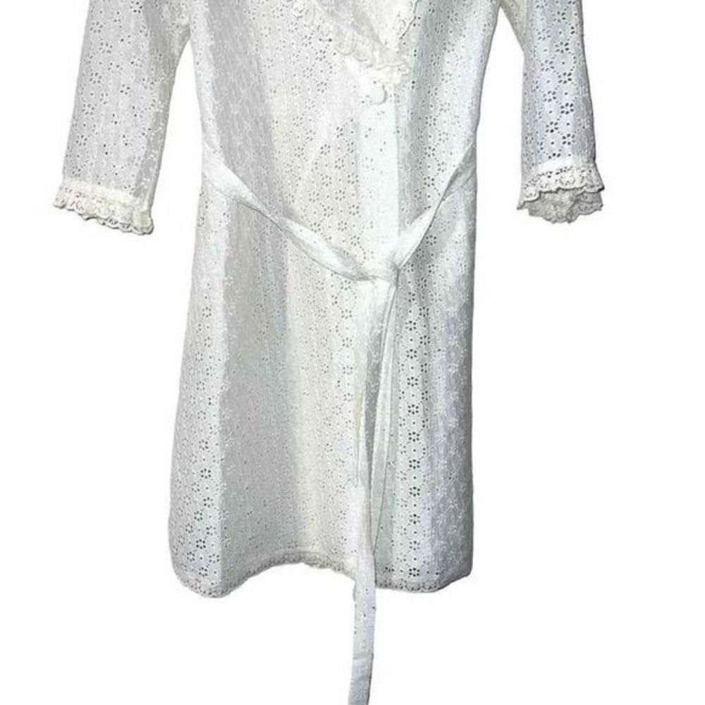 Vintage Miss Elaine 50s/60s white eyelet lace house robe - Picture 2 of 11